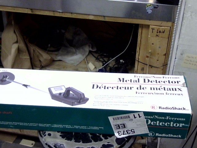 Detecteur de metal radio shack en boite