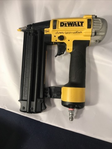 Gun a clou aire dewalt