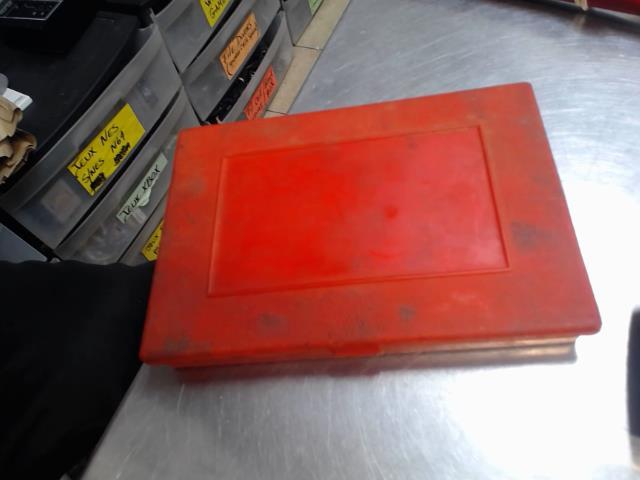 Puller dans boite rouge