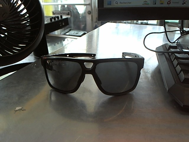 Black polarized sunglasses