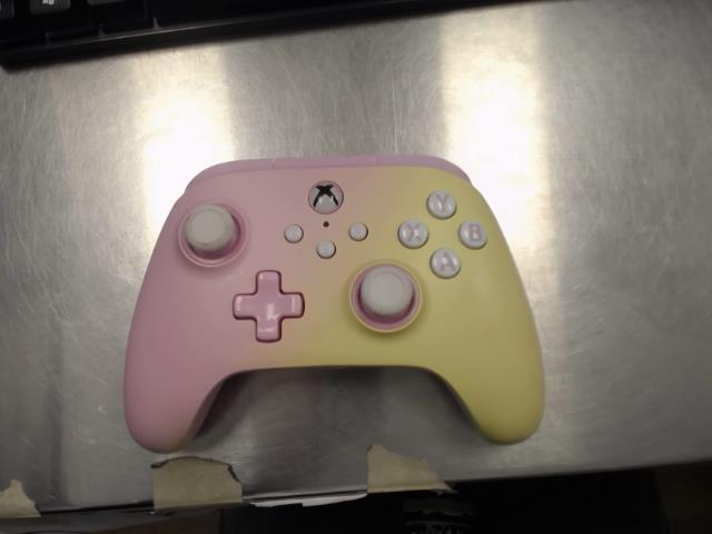 Manette xbox one a fils