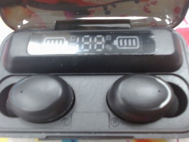 Bluetooth earphones