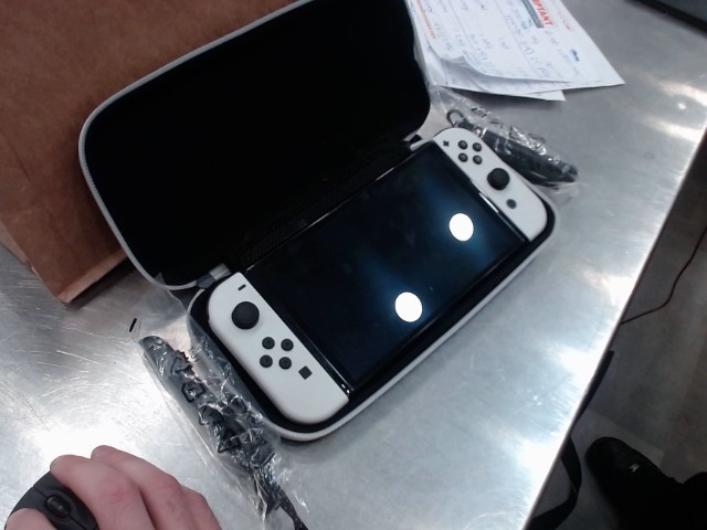 Switch oled sans accessoirs