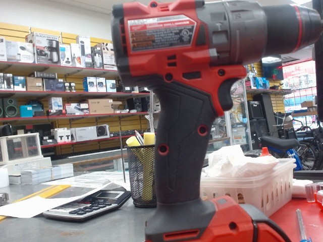 Drill avec batt et chargeur