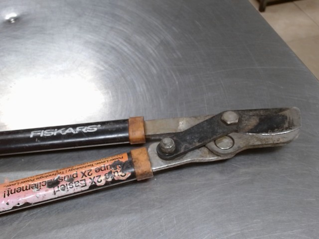 Coupe branche fiskars