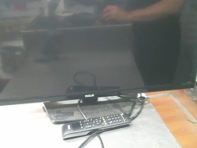 Television 32 pouces + telecommande