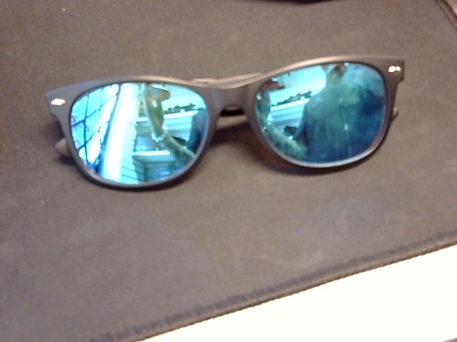 Lunette ray-ban noire
