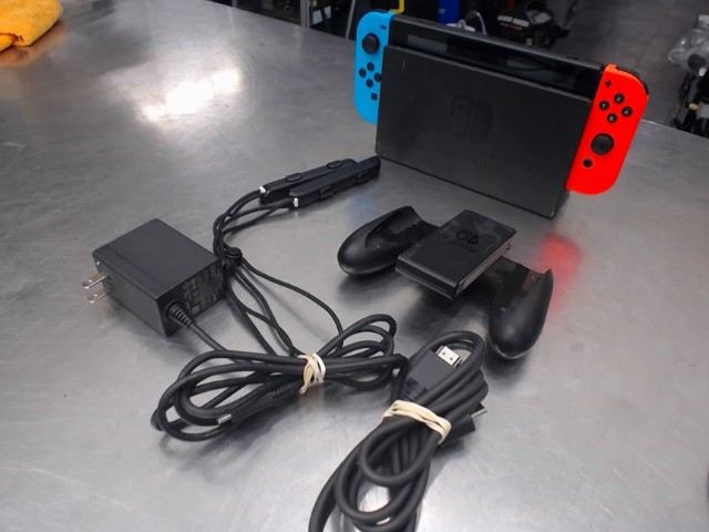 Switch avec dock et fils