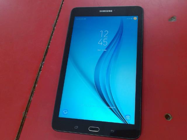 Galaxy tab e 8pouces 16go no acc