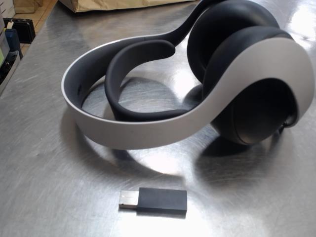 Ecouteur pour ps5 blanch + clee usb