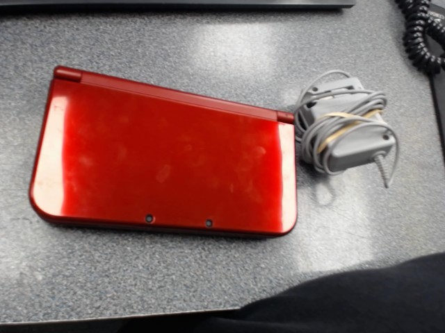 Nintendo ds new xl avec charge