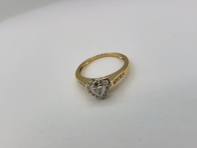 BAGUE EN OR 10KT AVEC DIAMANTS 