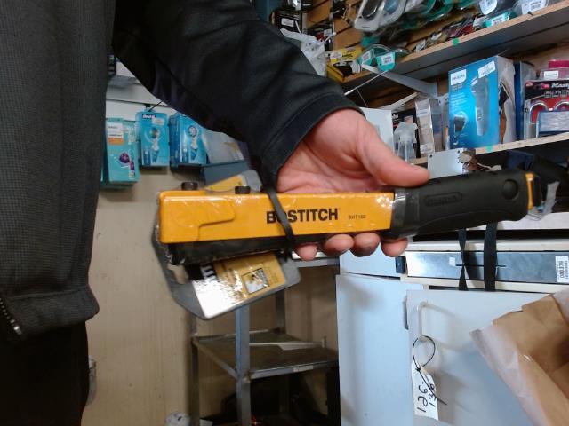 Nailer stapler