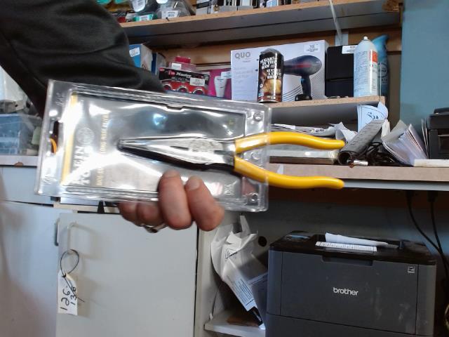 Plier