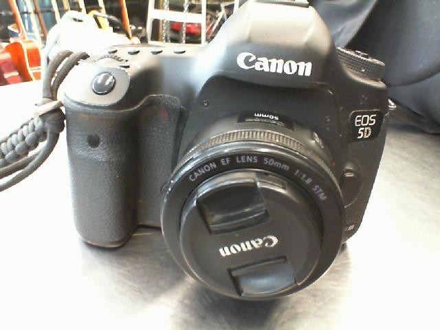 Camera de marque canon ds126321