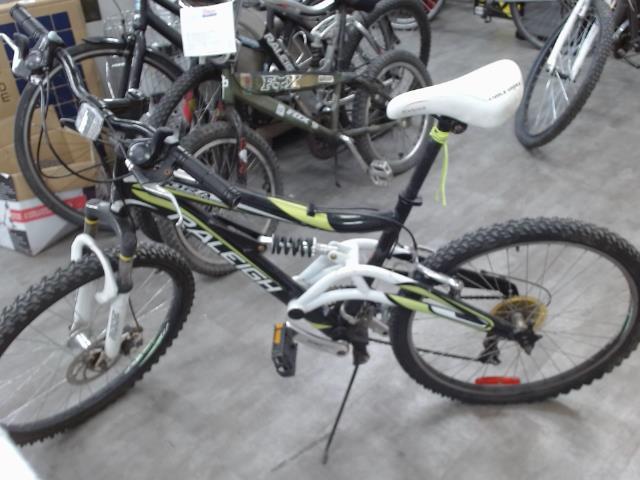 Velo montagne noire vert blanc