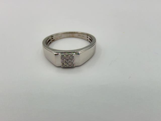 BAGUE EN OR 10KT AVEC DIAMANTS