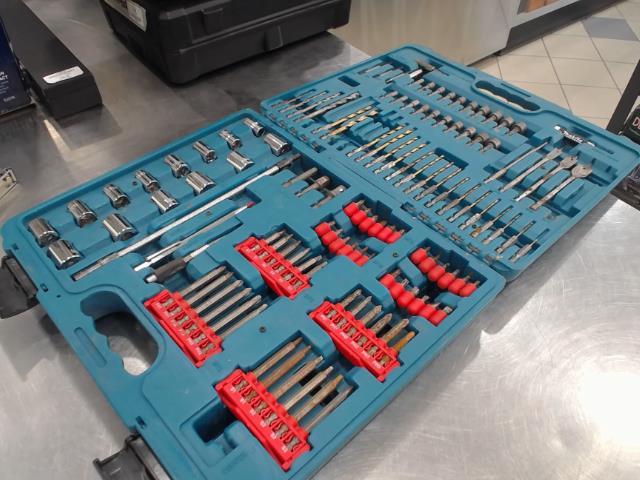 Coffre 124 pieces impact drive set
