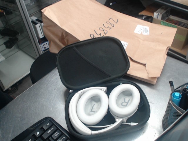 Ecouteur bose blanche dans case