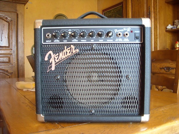 Amp fender noir
