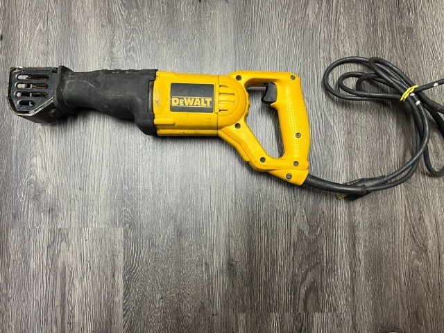 Reciprocating saw