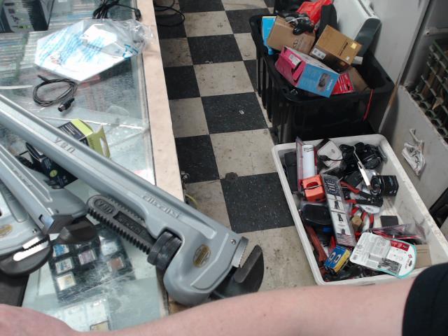 Pipe wrench