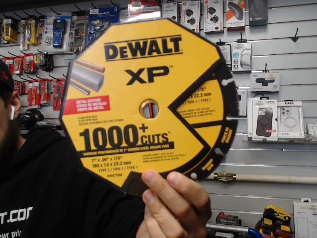 Grosse lame dewalt xp coupe metal