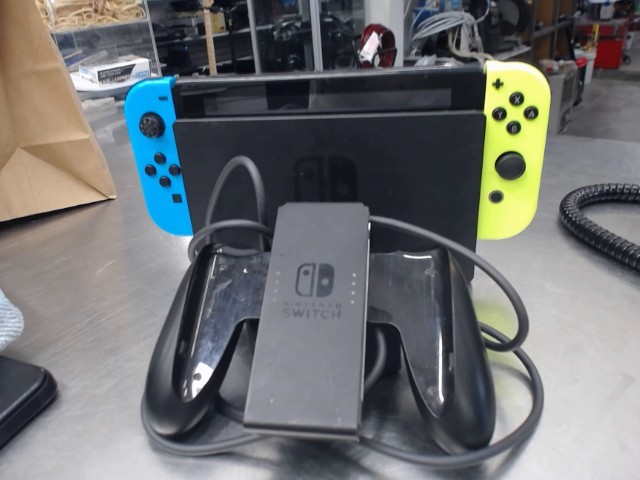 Switch avec dock+fil (bouton l defect)