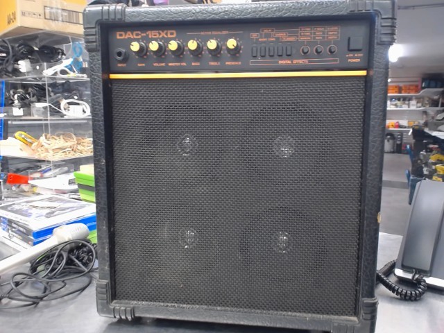 Amplificateur roland pour guitare
