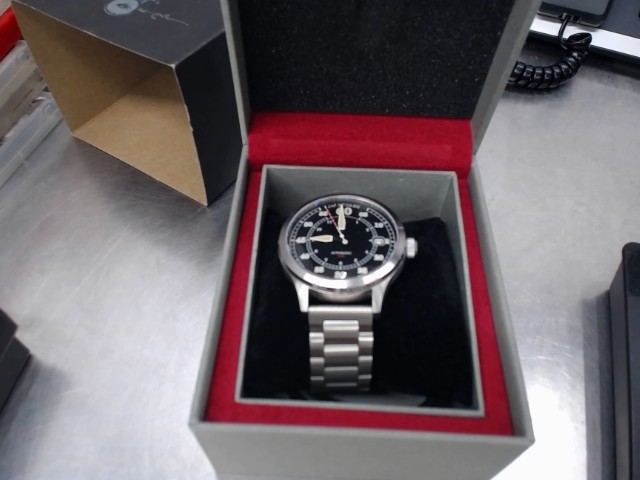 Montre homme james mccabe en boite