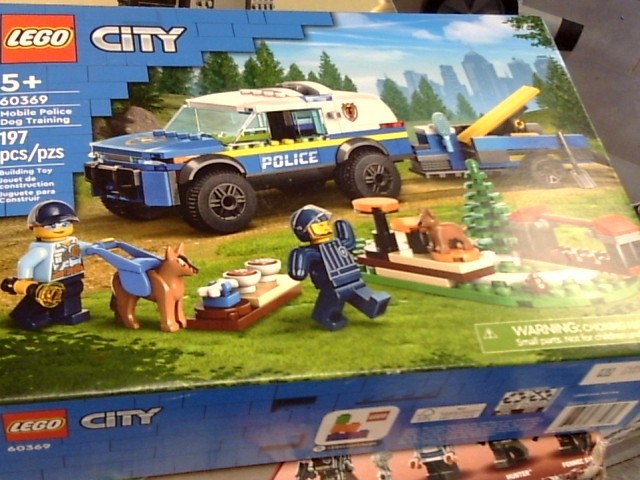 Lego mobile police dog training neuf