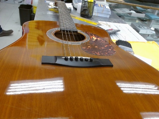 Guitare accostique