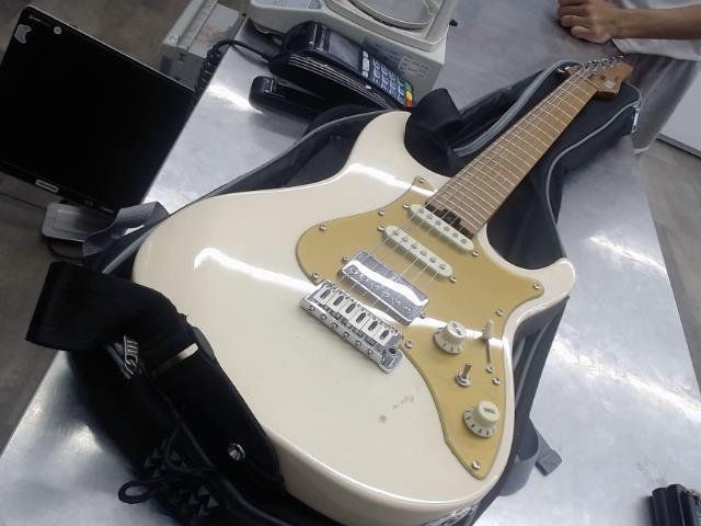 Guitare electrique strat style beigegold