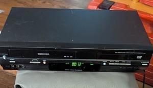 Combiner dvd/vhs pas de manette
