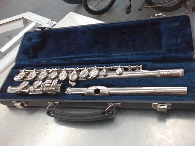 Flute traversiere