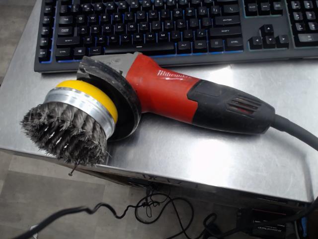 Corded grinder milwaukee avec bross