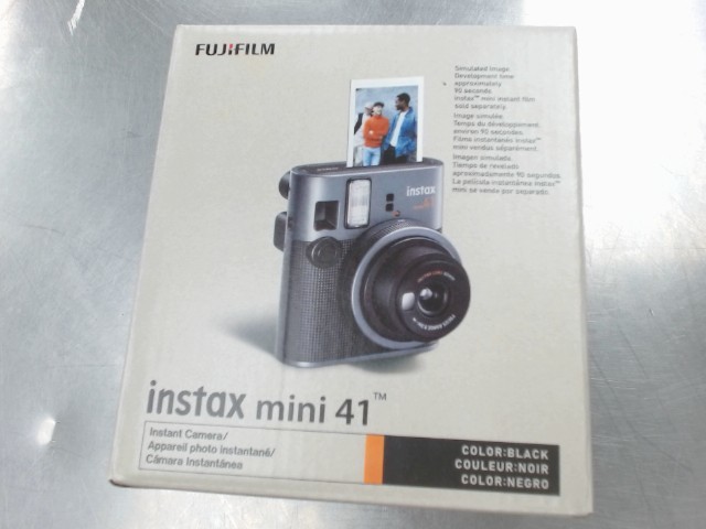 Instant camera