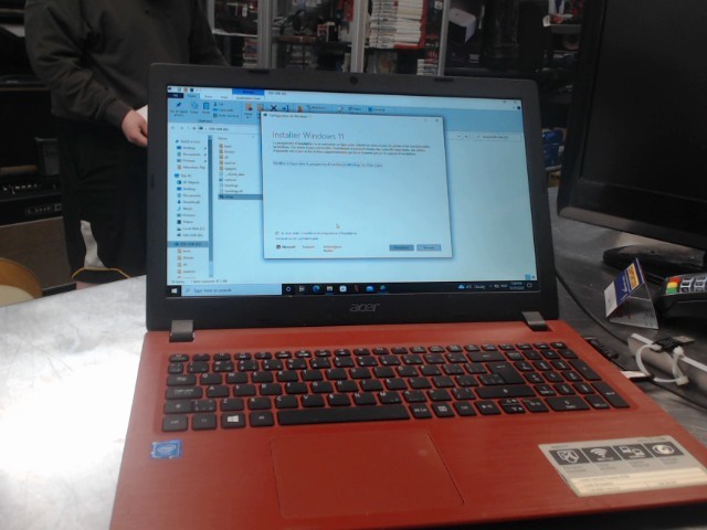 Portable 4gb ram/1tb hdd/ intel