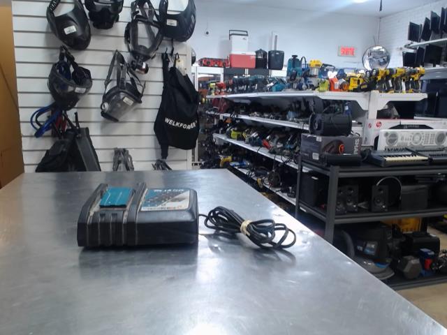 Chargeur makita