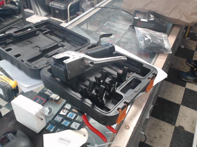 Machine a evaser