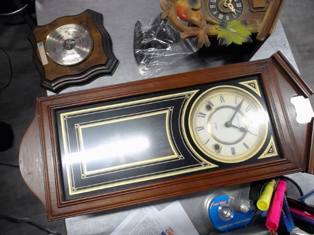 Vintage wall clock daniel dakota