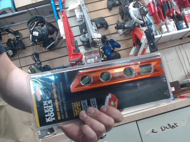 Billet aluminum torpedo level