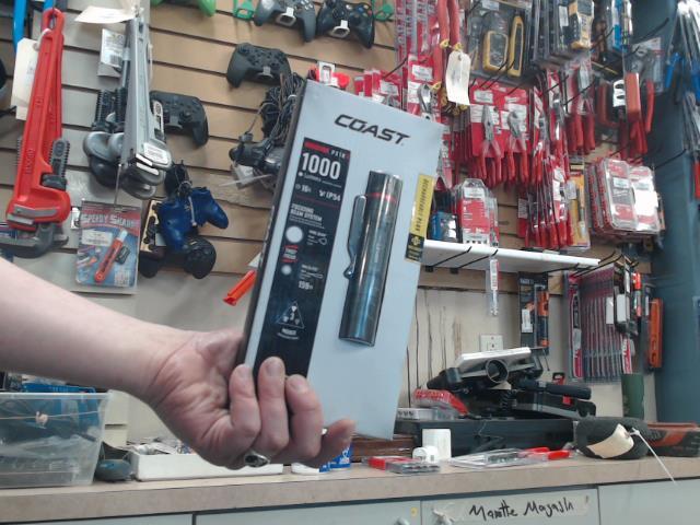 1000 lumens light