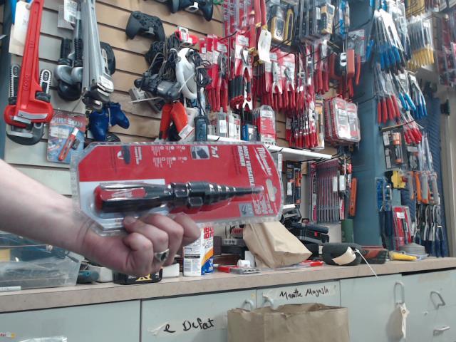 Cond7ct reamer