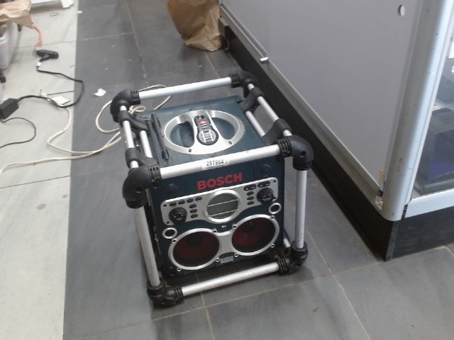 Radio bosch a battery