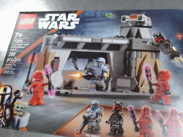 Paz vizsla and moff gideon battle lego