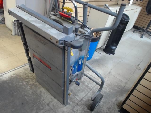 Scie circulaire a table de chantier