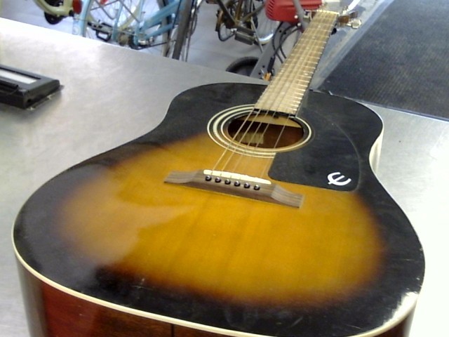 Guitare acoustique epiphone