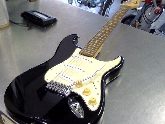 Fender strat black/mother of pearl