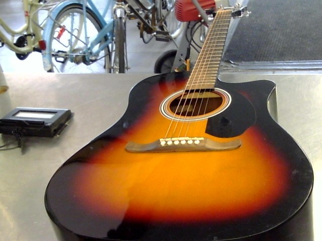 Guitar lectro acoustique sunburst